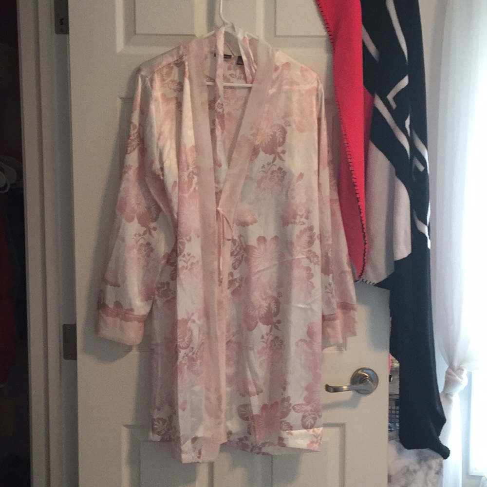Apt. 9 intimates robe